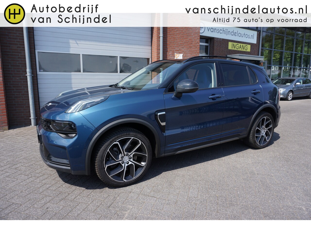 Lynk & Co 01 - 1.5 261PK! BLACKLINE PAKKET! 360CAMERA! 6,6KHW LADER! DEC 2022! PANORAMADAK 4X ALL SEASON - AutoWereld.nl