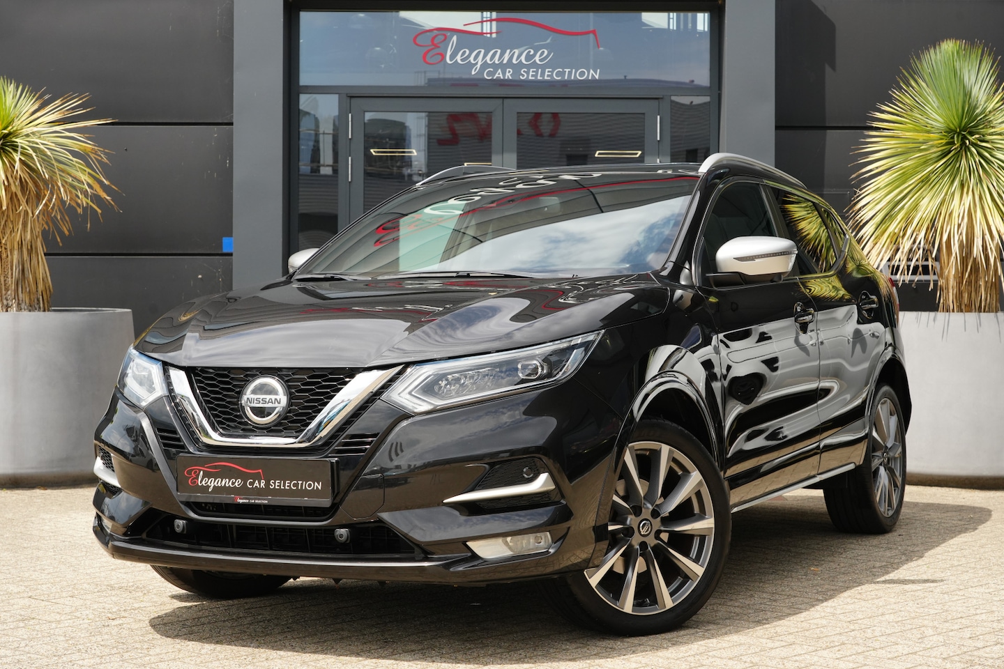 Nissan Qashqai - 1.3 DIG-T Tekna 141pk Panoramadak/360Camera/AppleCarplay - AutoWereld.nl