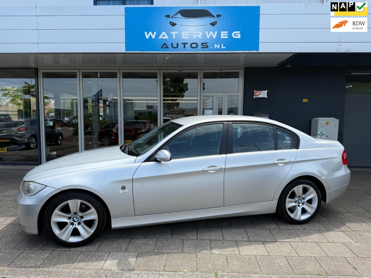 BMW 3-serie - 320i Graphite AUTOMAAT|CLIMA|LM VELGEN - AutoWereld.nl