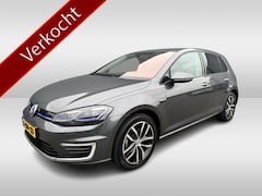 Volkswagen e-Golf - 35.8kWh 100% EV. / Navigatie / Stoelverwarming / Bestuurders-pakket / Light Assist / Winte
