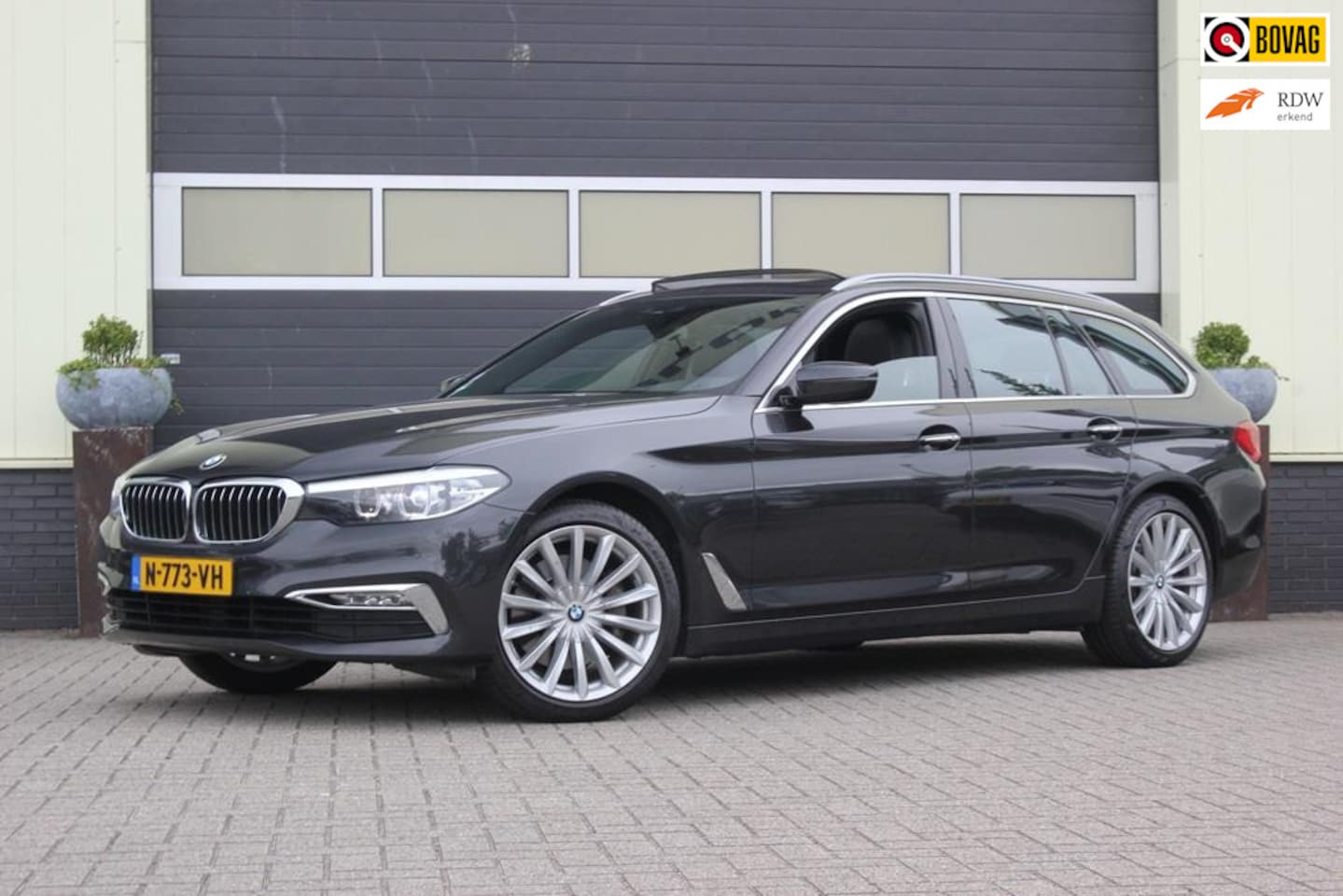 BMW 5-serie Touring - 530i High Executive Luxury | Trekhaak | - AutoWereld.nl