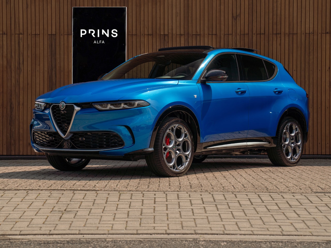 Alfa Romeo Tonale - 1.3T PHEV Ti 280pk | Pano-dak | LED-Matrix | 20 inch | Winterpack | Blu Misano - AutoWereld.nl