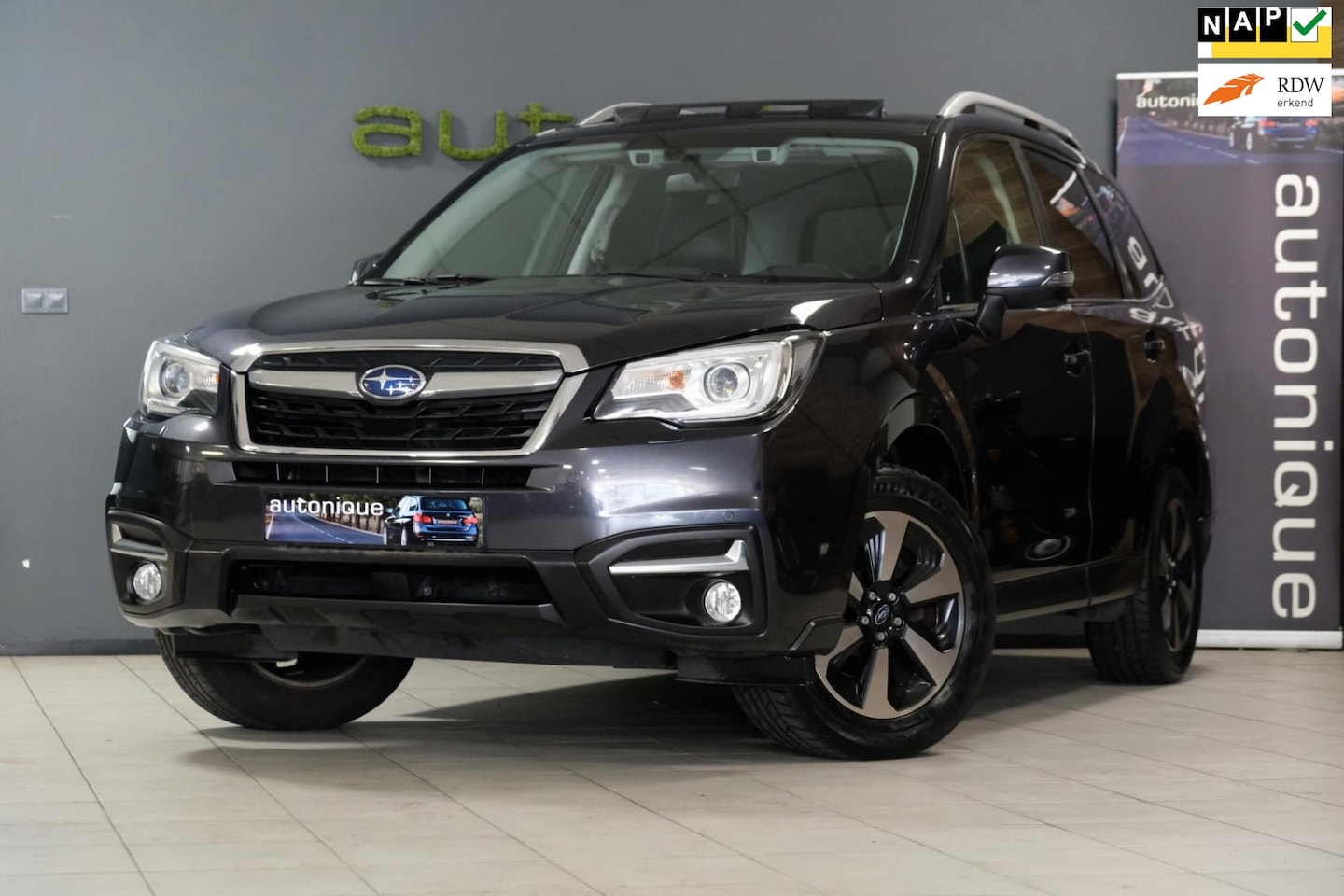 Subaru Forester - 2.0 Luxury Automaat/navi/schuifdak/tr.haak - AutoWereld.nl