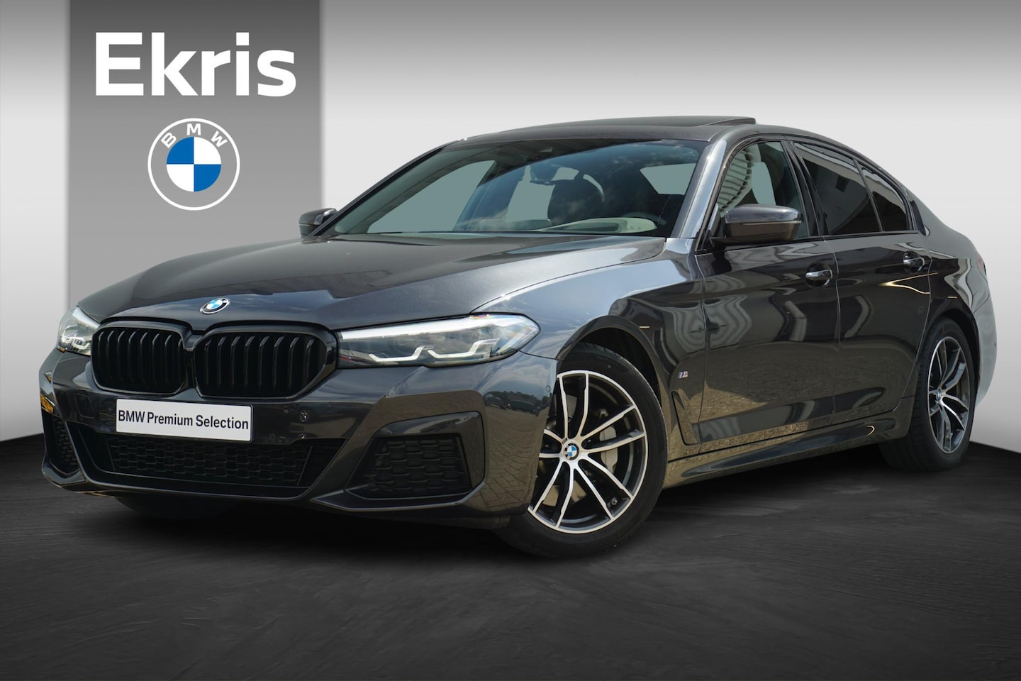 BMW 5-serie - Sedan 530i M Sportpakket Schuif-/kanteldak / Head-Up Display / HiFi System - AutoWereld.nl