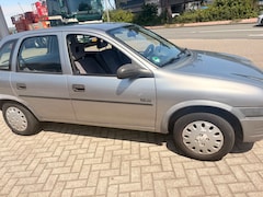 Opel Corsa - 1.4i GLS