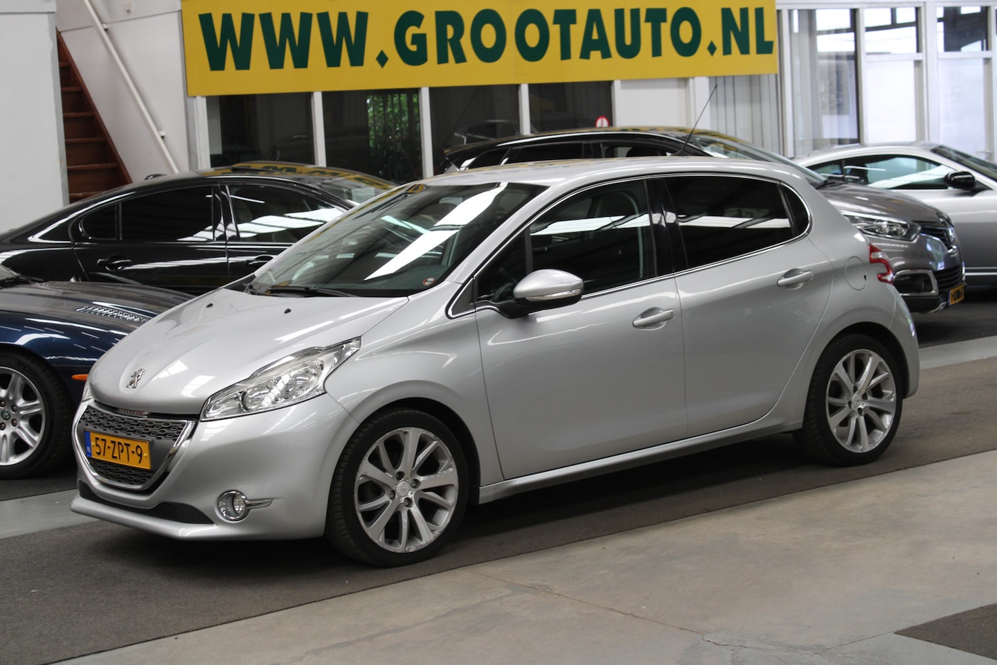 Peugeot 208 - 1.6 VTi Allure NAP, Airco, Cruise control, Navi, Isofix - AutoWereld.nl