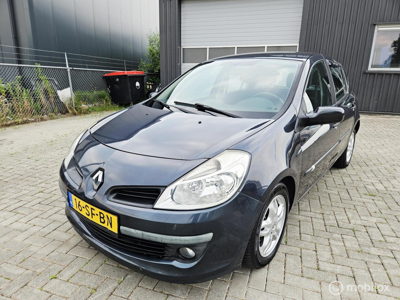 Renault Clio - 1.6-16V Dynamique Luxe AUTOMAAT/CRUISE/AIRCO APK 07/2026 VASTEPRIJS - AutoWereld.nl