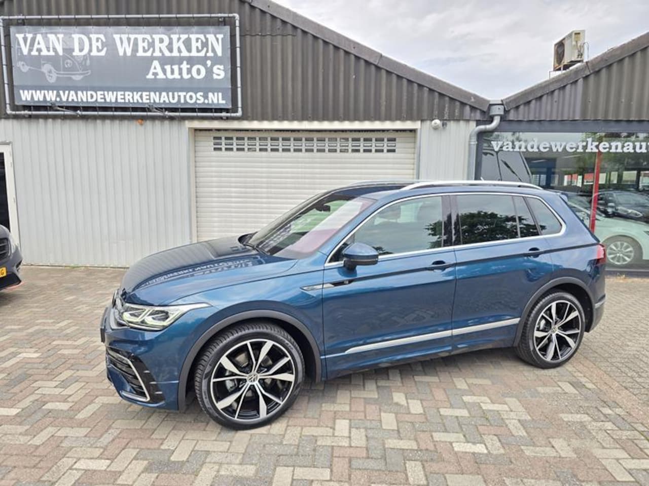 Volkswagen Tiguan - 1.5 TSI R-Line Business+ AUTOMAAT Clima|Navi|IQ LED Matrix|Camera|20 inch|Nap!! - AutoWereld.nl