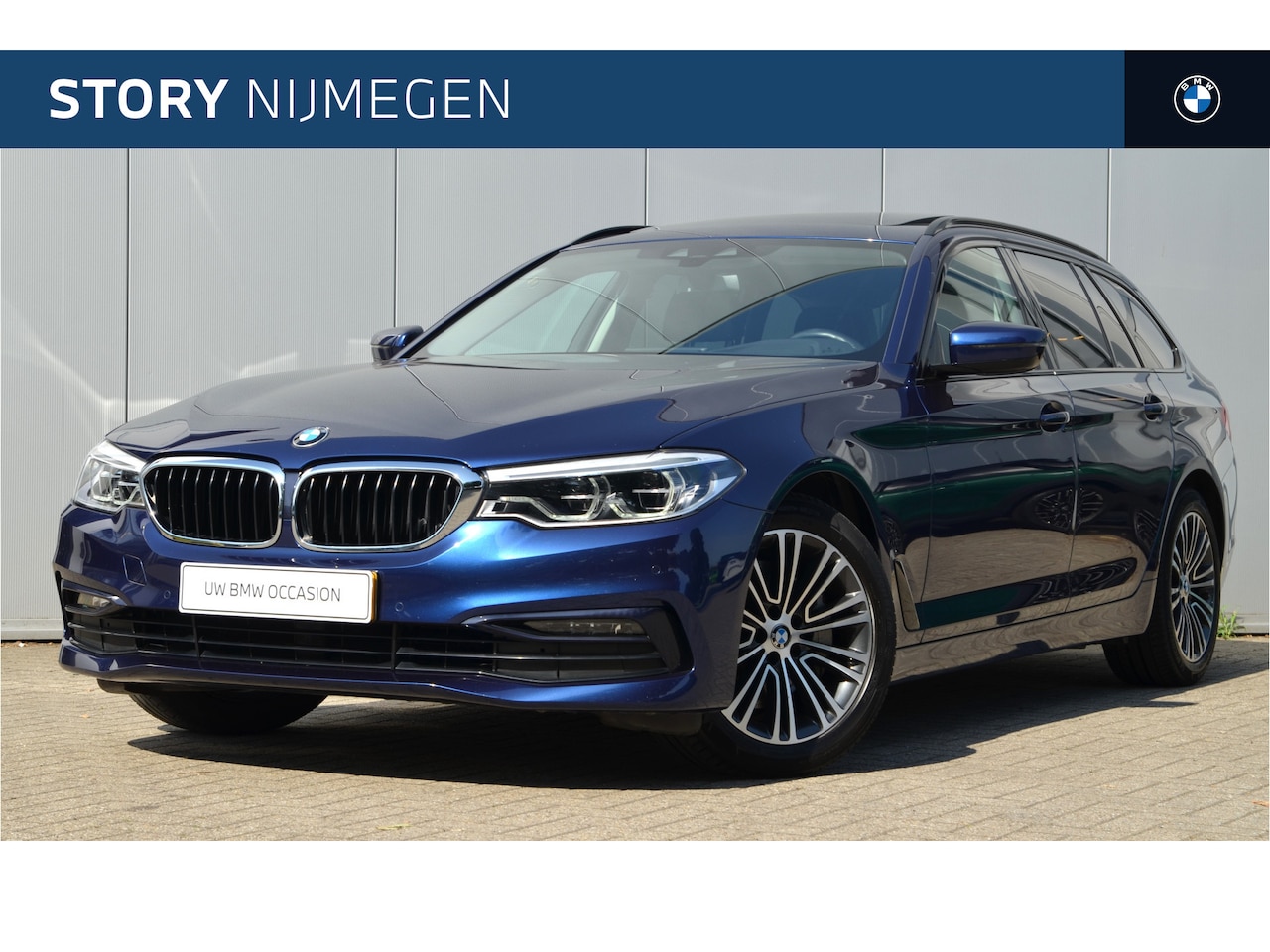 BMW 5-serie Touring - 530i xDrive High Executive Sport Line Automaat / Panoramadak / Achteruitrijcamera / Stoelv - AutoWereld.nl