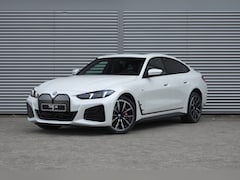 BMW i4 - eDrive35 Gran Coupé M Sport / Achteruitrijcamera / Adaptieve LED / Comfort Access / Active