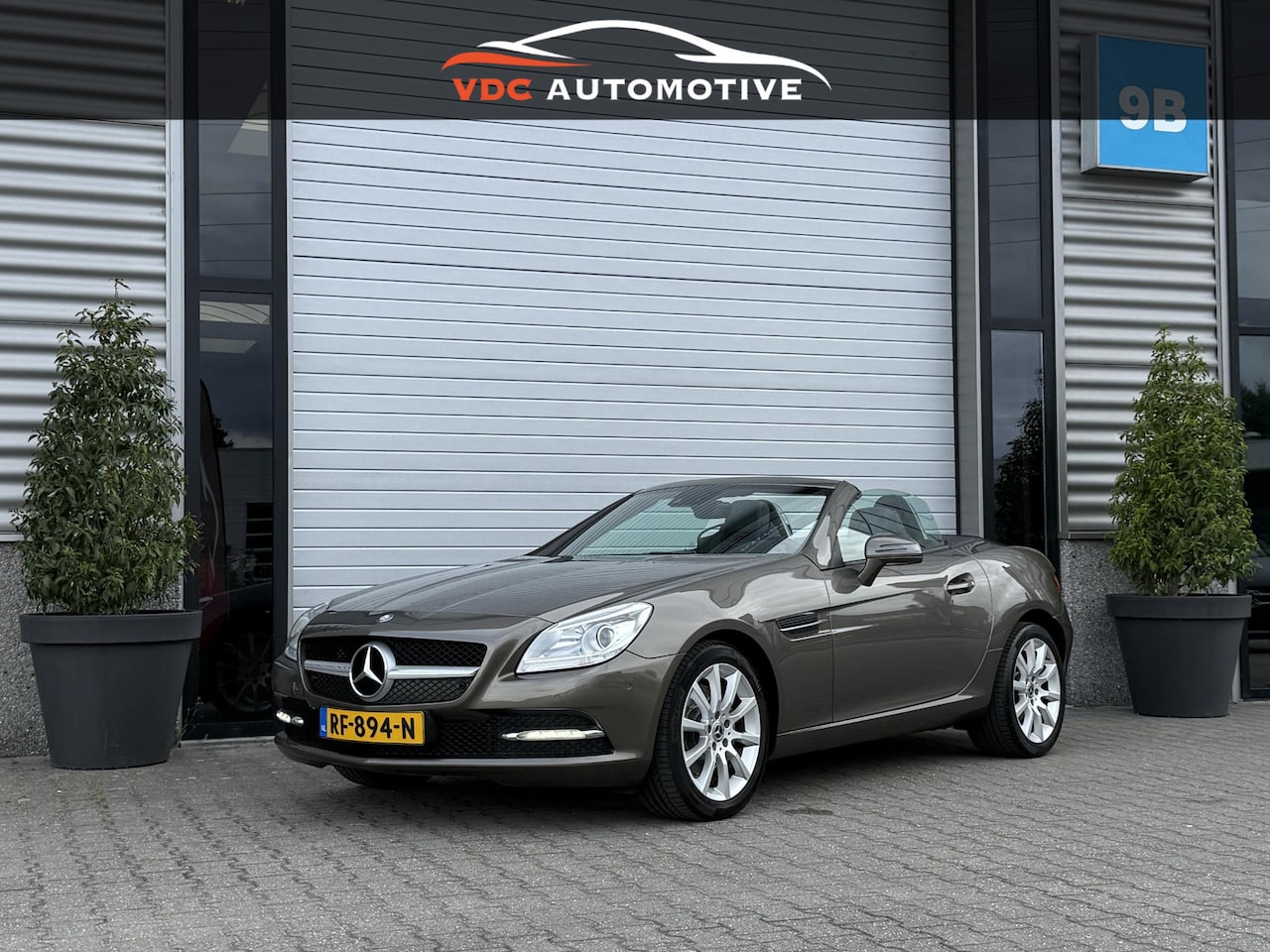 Mercedes-Benz SLK-klasse - 250 Pano | Memory | Leder | Airscarf | Stoelverwarming | Sfeerverlichting | Spiegelpakket - AutoWereld.nl