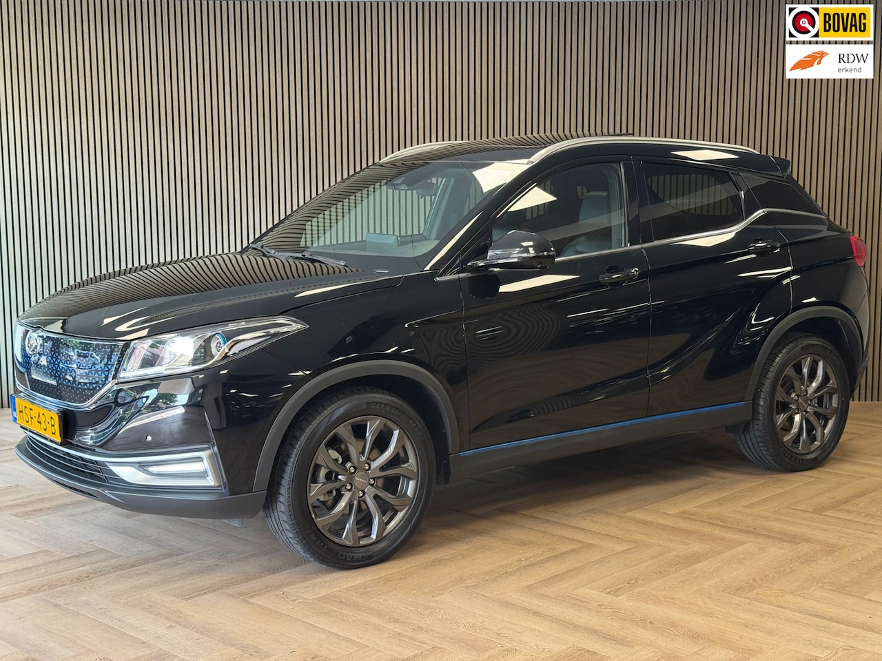 Seres 3 - 52kWh AUT. PANORAMADAK CAMERA 360° KEYLESS NAVIGATIE DRIVING ASSISTANCE LEDER AIRCO PDC US - AutoWereld.nl
