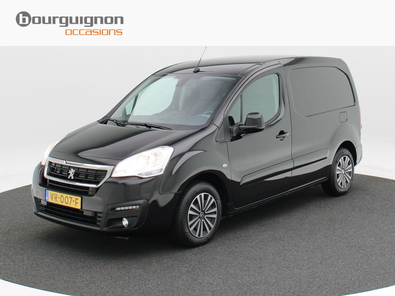 Peugeot Partner - 120 1.6 BlueHDi 100 Automaat Première S&S | Airco | Parkeersensoren Achter | Cruise Contro - AutoWereld.nl