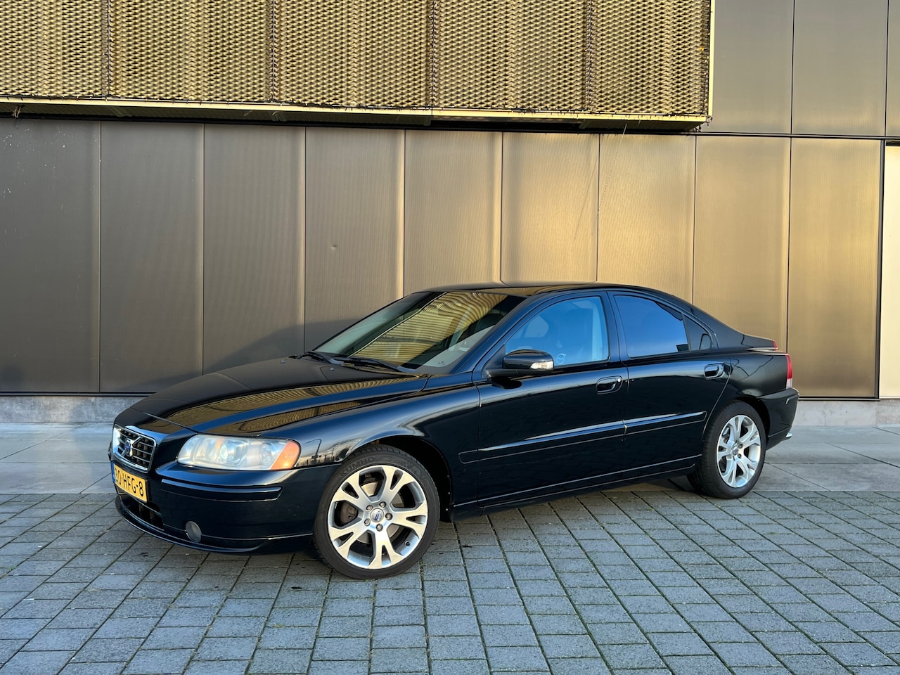 Volvo S60 - 2.4 D5 Drivers Edition Autom|Nwe APK|Cruise|Parksens|Stoelver|Navi - AutoWereld.nl