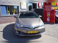 Toyota Auris - 1.8 Hybrid Executive / Pano / Cruise / Achtercamera