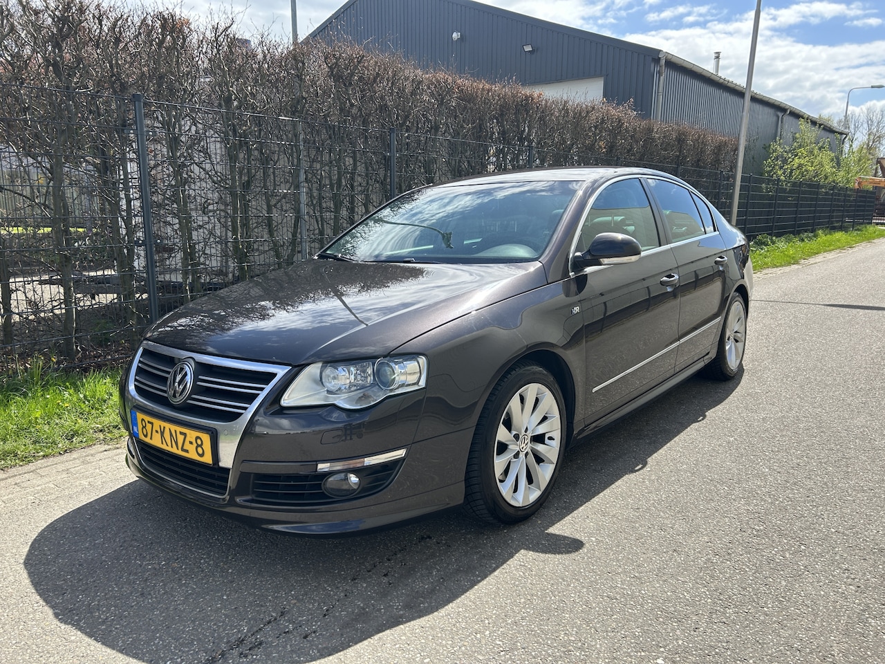 Volkswagen Passat - 1.8 TFSI Highline / NAVI / CRUISE / AIRCO ECC / KEYLESS - AutoWereld.nl