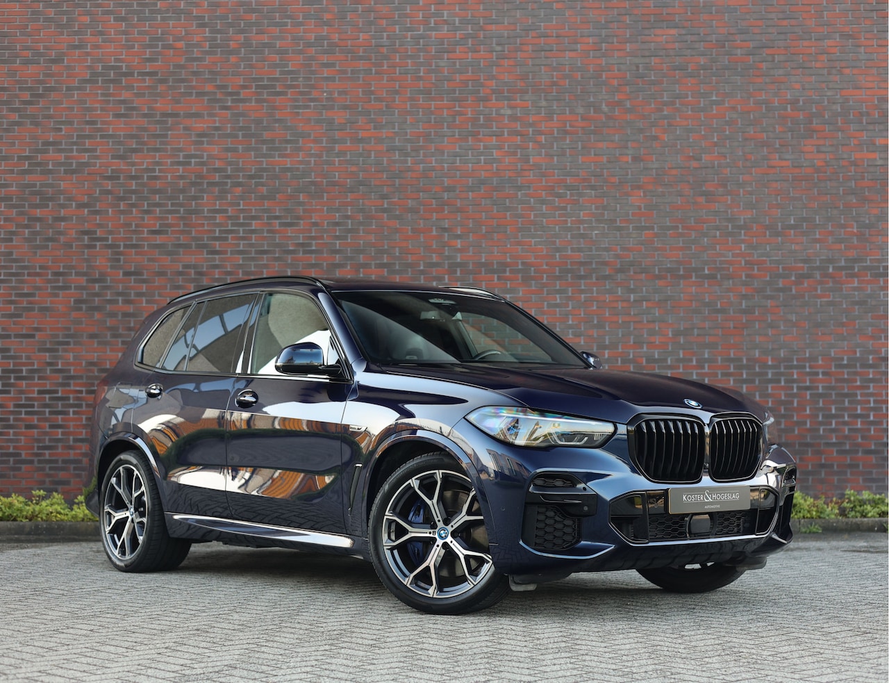 BMW X5 - 45e xDrive High Executive | Sky Lounge - HUD - H&K - AutoWereld.nl