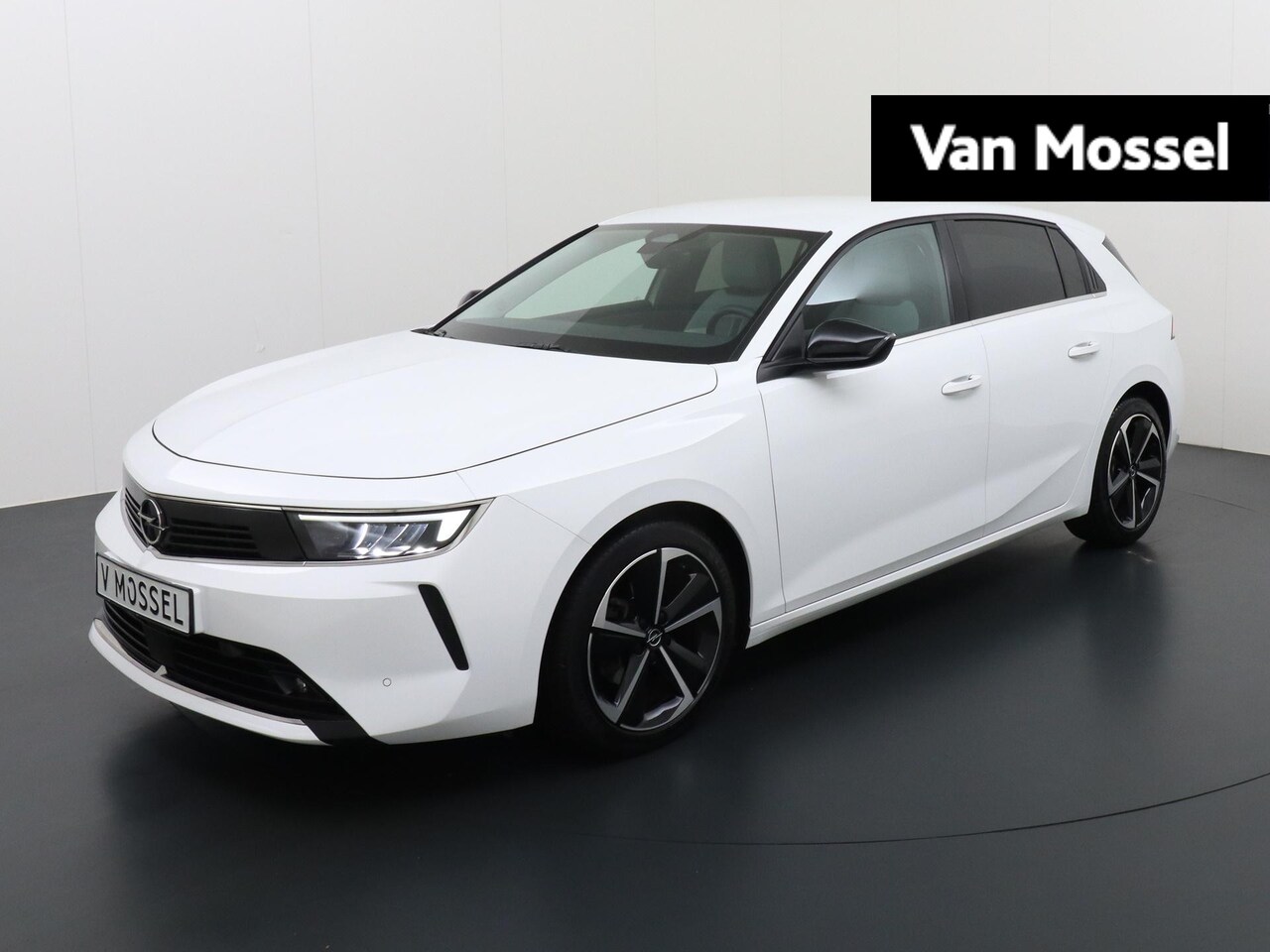 Opel Astra - 1.2 Elegance | Stoel en stuur verwarming | Parkeer camera | Lm velgen - AutoWereld.nl