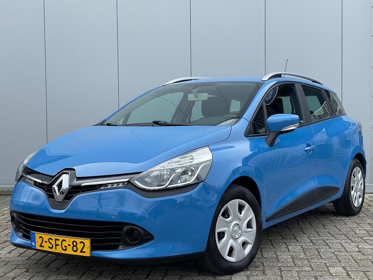 Renault Clio Estate - 1.5 dCi Expression | Navi | Airco | Cruise control | Trekhaak | Bluetooth - AutoWereld.nl