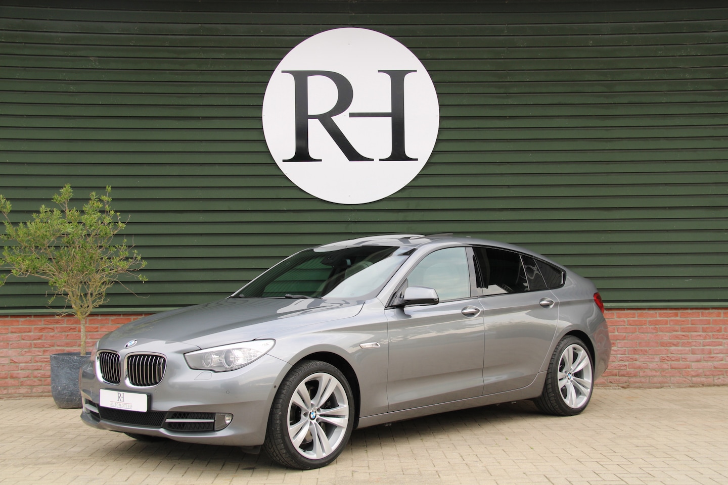 BMW 5-serie Gran Turismo - 550i Automaat High Executive - Youngtimer! - AutoWereld.nl