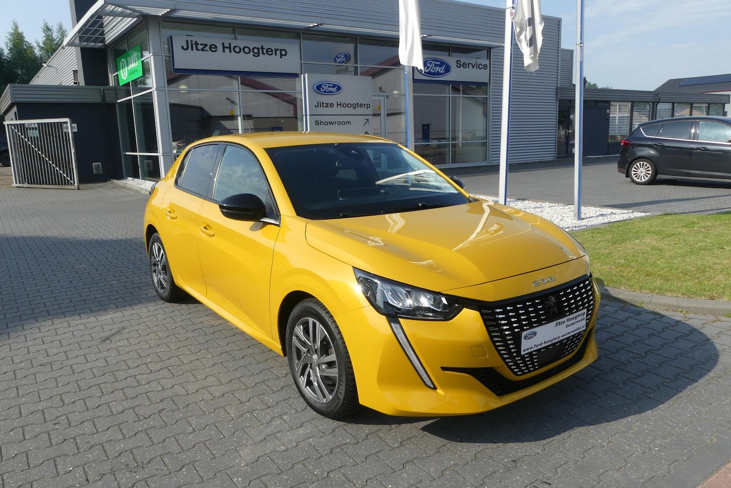 Peugeot 208 - 1.2 PureTech Allure Pack ADAPTIEVE CRUISE, CLIMA, NAVI, 360° CAMERA, 21.587KM - AutoWereld.nl