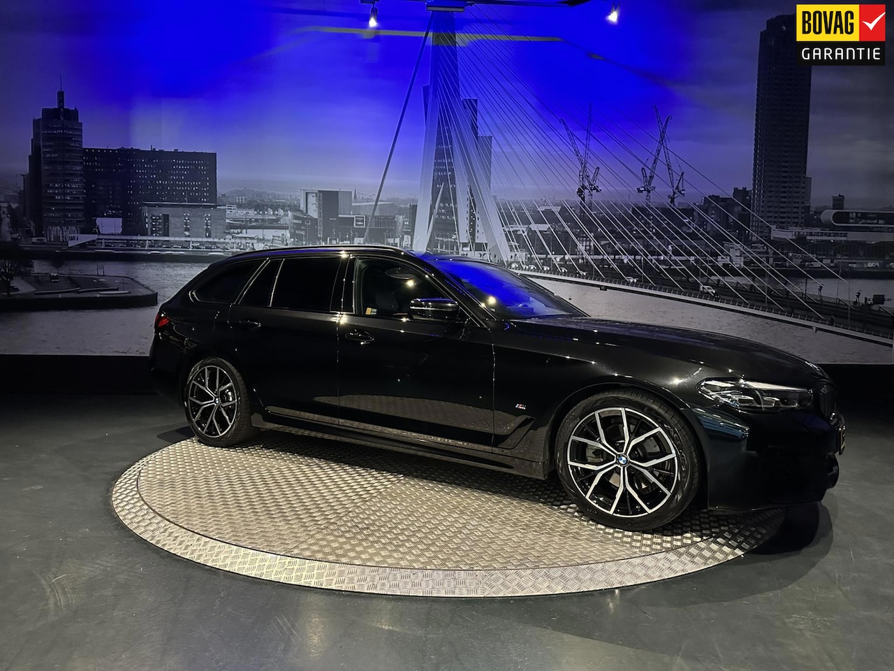 BMW 5-serie Touring - 520i High Executive M-Pakket *Camera*Leer* - AutoWereld.nl