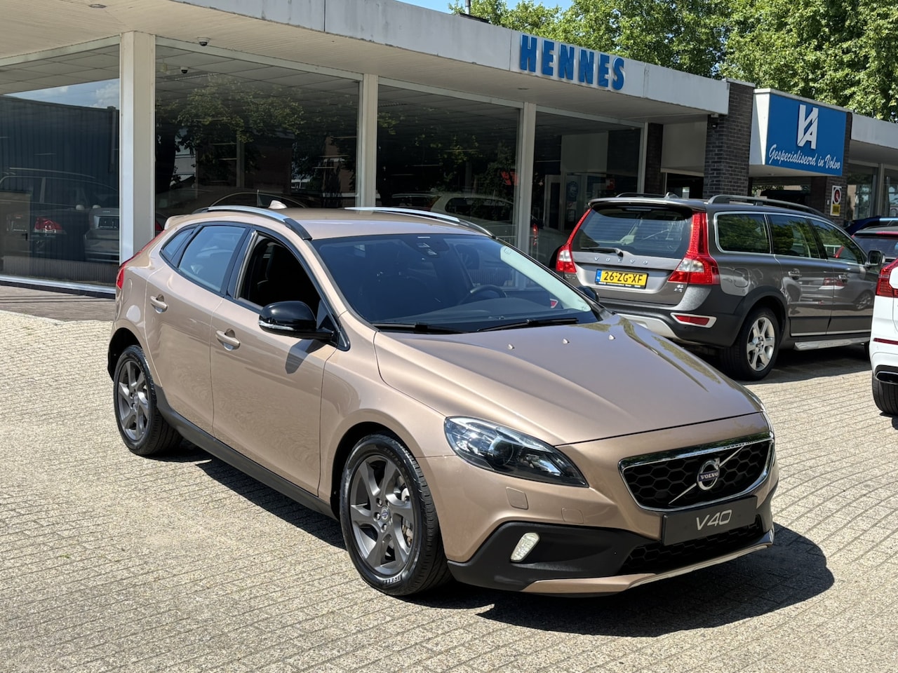 Volvo V40 Cross Country - 2.5 T5 AWD Summum 1e Eigenaar PD Camera - AutoWereld.nl