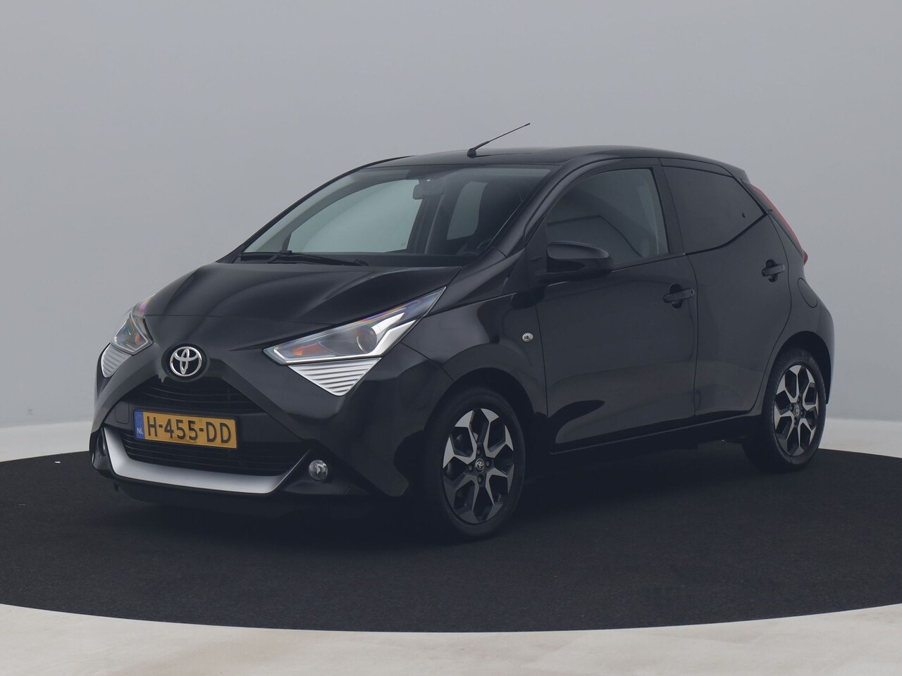 Toyota Aygo - 1.0 VVT-i 5-Deurs X-cite | CAMERA | CARPLAY | CRUISE - AutoWereld.nl