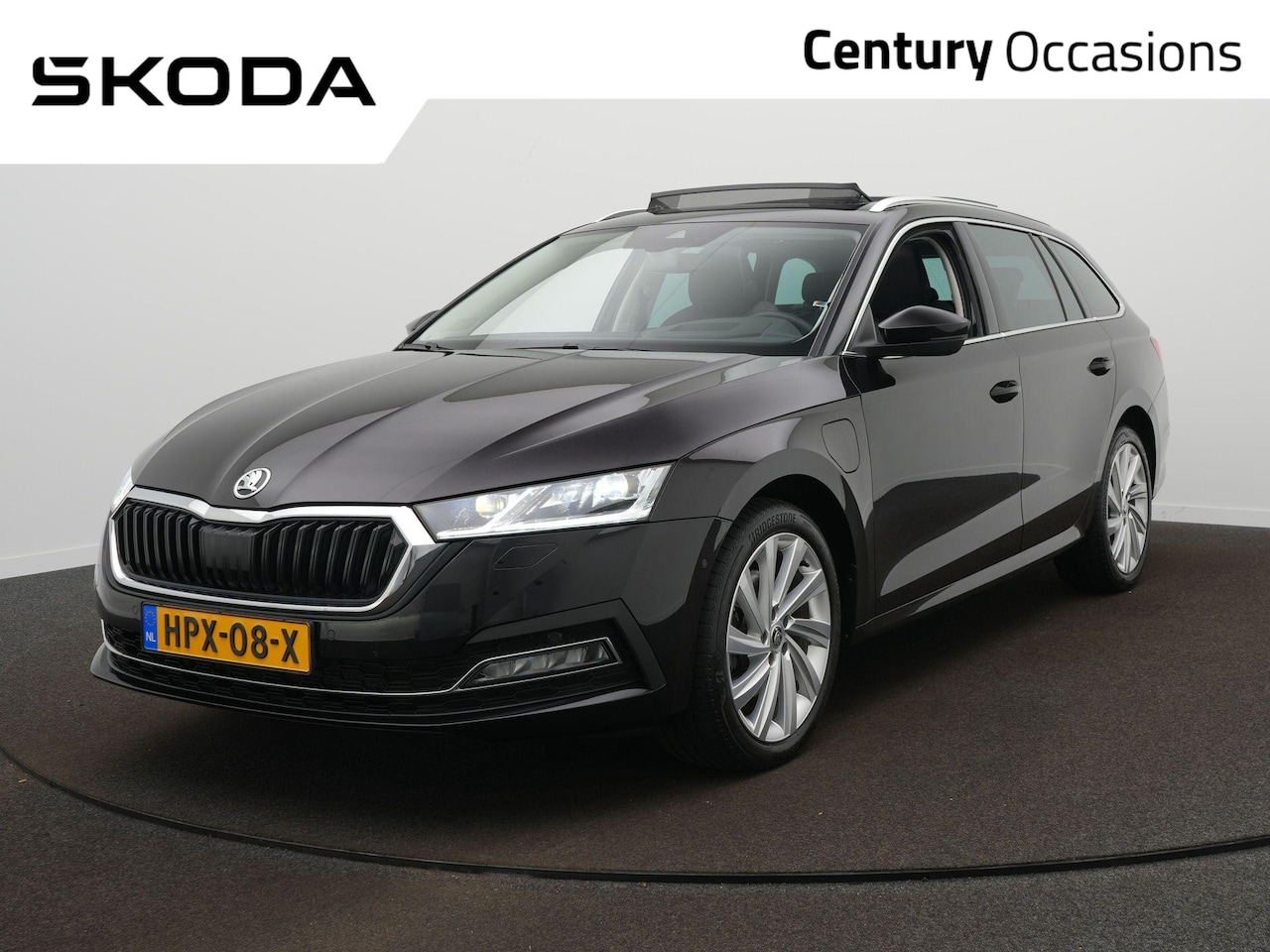 Skoda Octavia Combi - 1.4 TSI iV PHEV Business Edition / Panodak / Elek. Stoelen / Camera - AutoWereld.nl