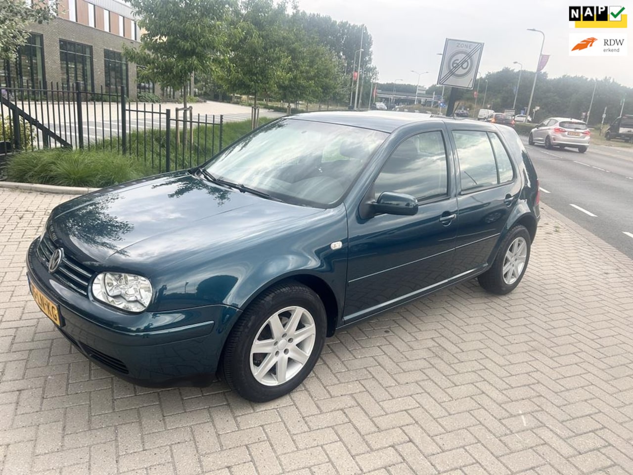 Volkswagen Golf - 1.6 Ocean 2003! AIRCO! NWE APK! - AutoWereld.nl