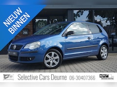 Volkswagen Polo - 1.4-16V Trendline , PDC, Nieuwe APK, 15''LM, Clima, Cruise