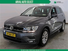 Volkswagen Tiguan - 1.5 TSI 131pk Comfortline Business | Trekhaak | Stoelverwarming | Navi | Apple CarPlay | 1