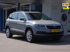 Skoda Karoq - 1.5 TSI AUTOMAAT Style Business Trekhaak App-connect Elektrische achterklep