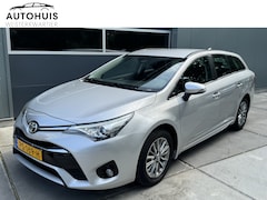 Toyota Avensis Touring Sports - 1.8 VVT-i 147pk H6 Aspiration Navigatie Climate Control Trekhaak Camera