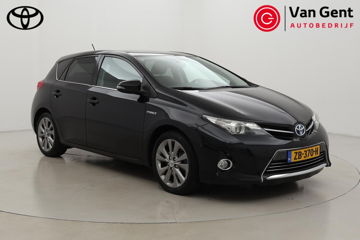 Toyota Auris - 1.8 Hybrid Executive | Panoramadak | Trekhaak | Stoelverwarming | Keyless | Cruise | Clima - AutoWereld.nl