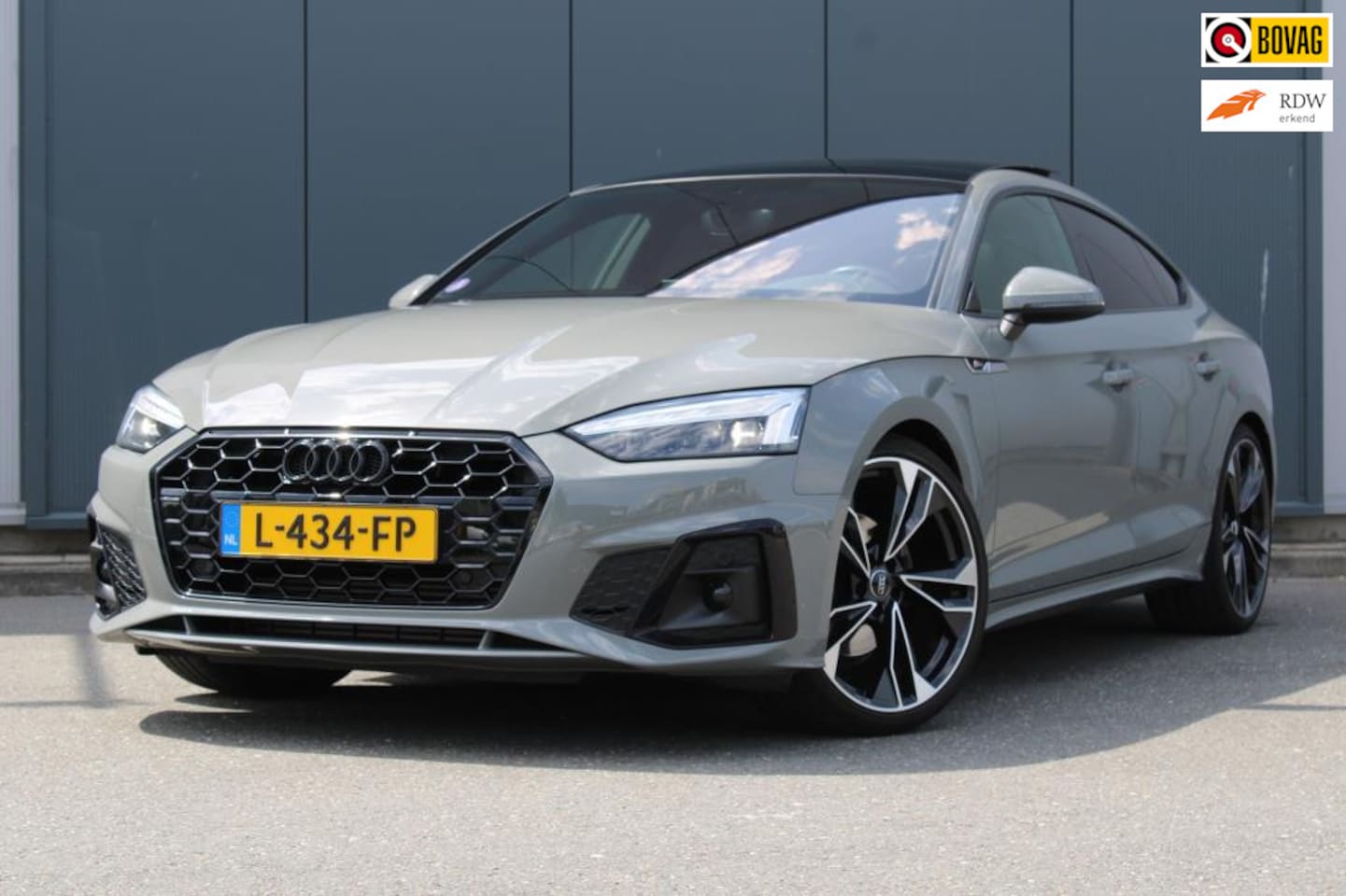 Audi A5 Sportback - 40 TFSI S edition 40 TFSI S edition, Automaat, Panorama, Leder/Alcantara, Massage, Camera, Achterbank verwar - AutoWereld.nl