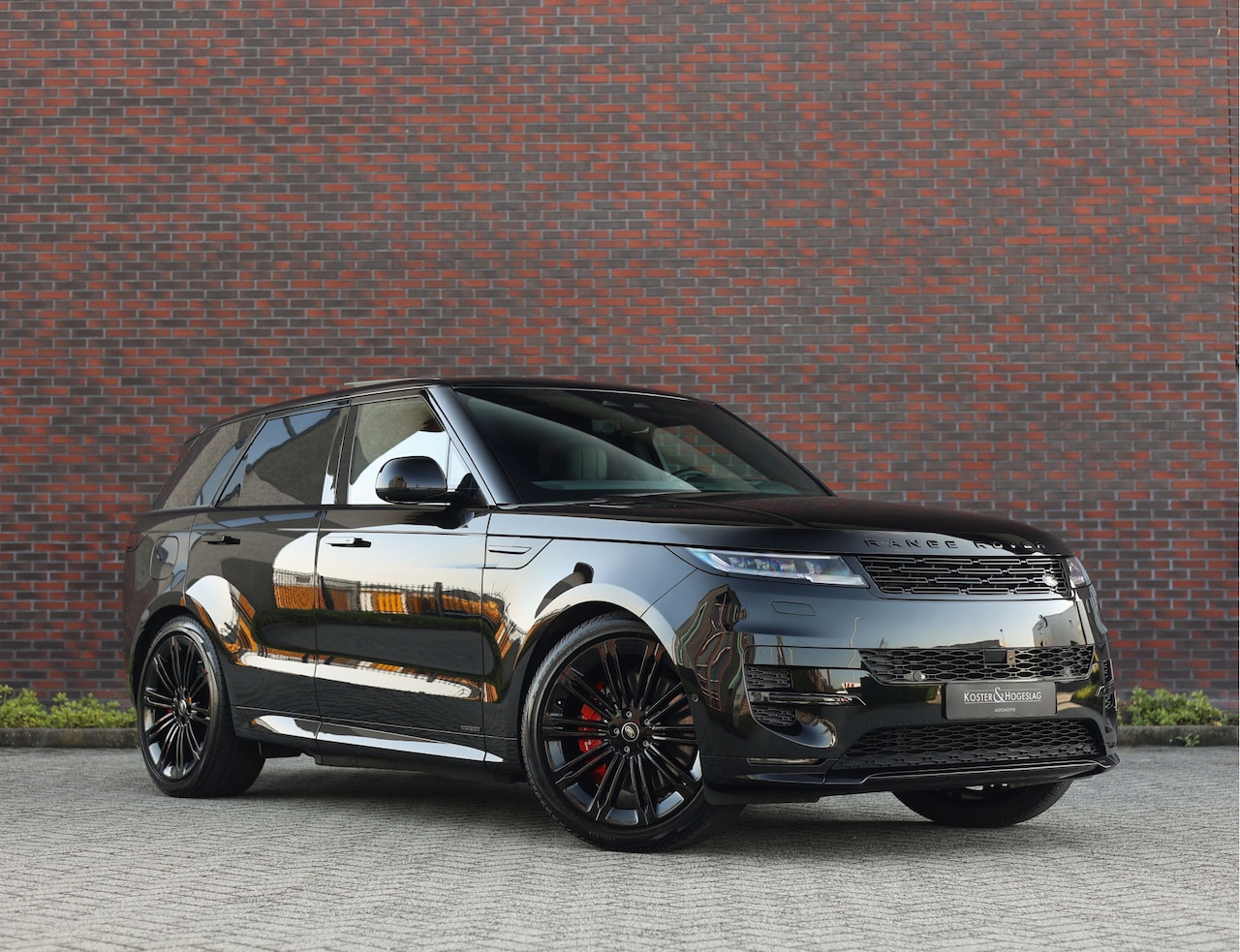 Land Rover Range Rover Sport - P550e Autobiography | Massage - Trekhaak - Clearsight - Meridian - AutoWereld.nl