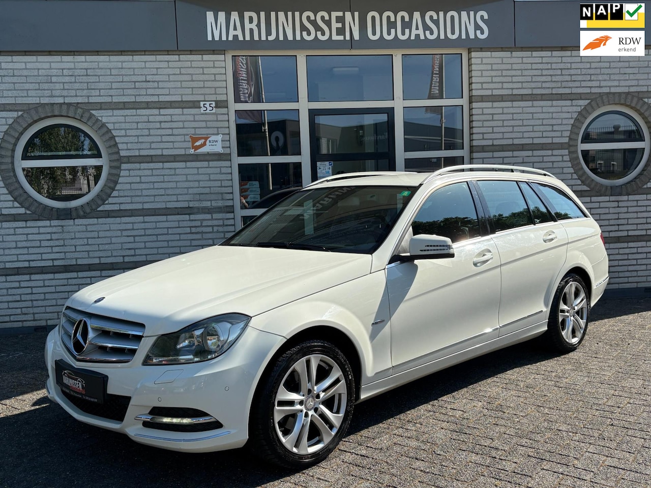 Mercedes-Benz C-klasse - 180 CGI BlueEFFICIENCY Avantgarde |Pdc,Stoelvw,Navi| - AutoWereld.nl