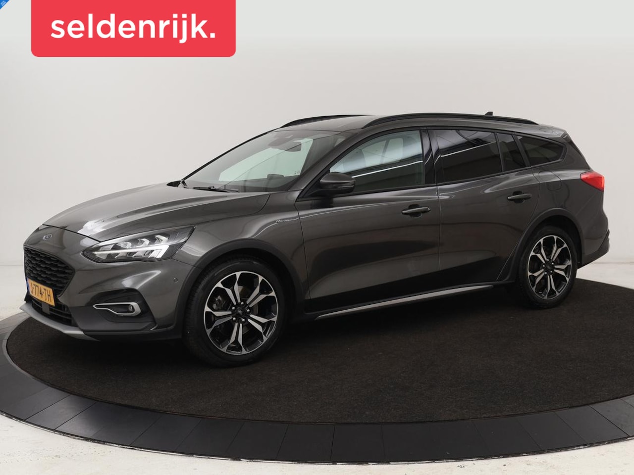 Ford Focus - 1.0 EcoBoost Active | Trekhaak | Half leder | Stoel & stuurverwarming | B&O Sound | Camera - AutoWereld.nl