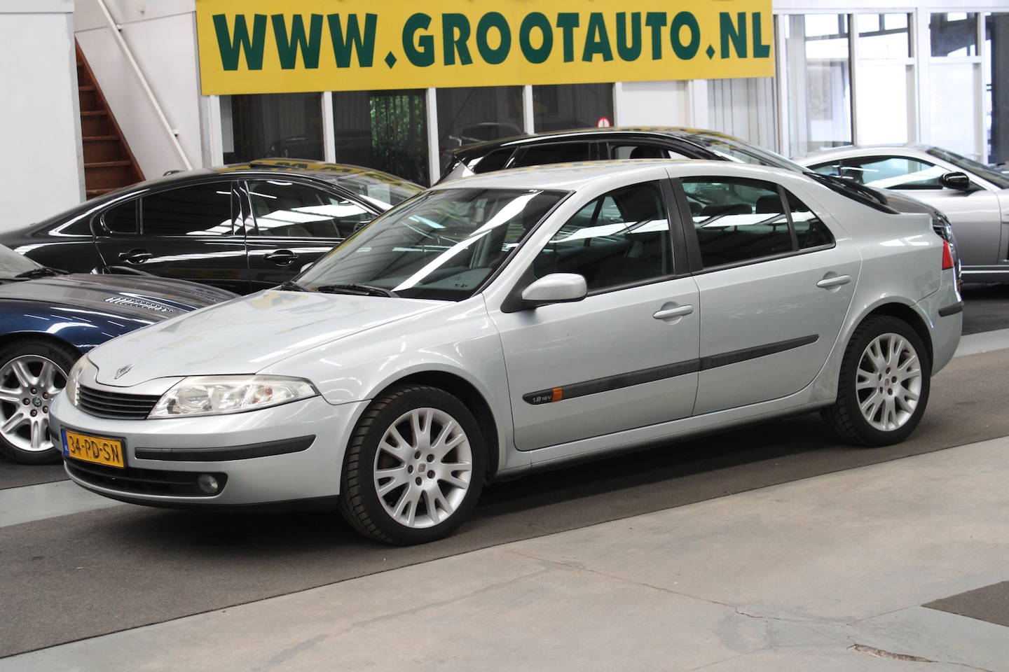 Renault Laguna - 1.8-16V Dynamique Automaat NAP, Airco, Cruise control - AutoWereld.nl
