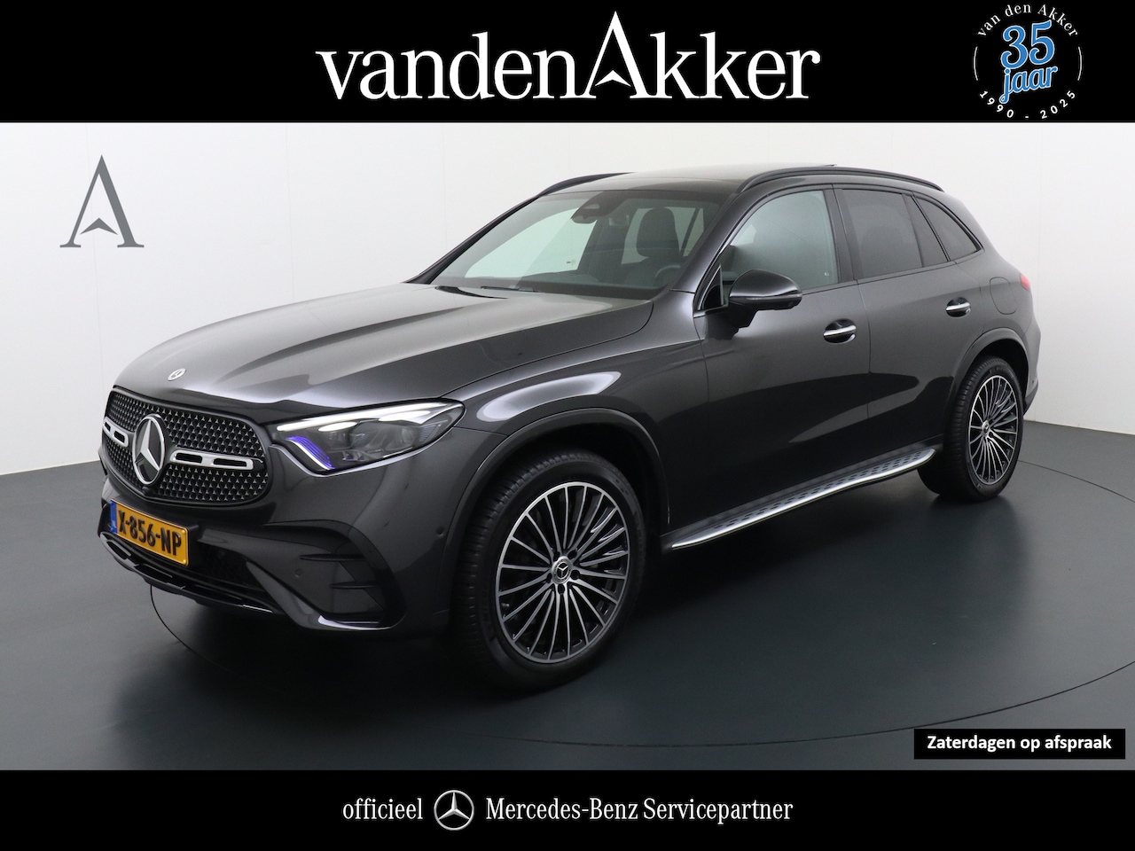 Mercedes-Benz GLC-klasse - 300e AMG // Trekhaak // Distronic // Panoramadak // Memory // 360 Camera // Keyless // 20 - AutoWereld.nl