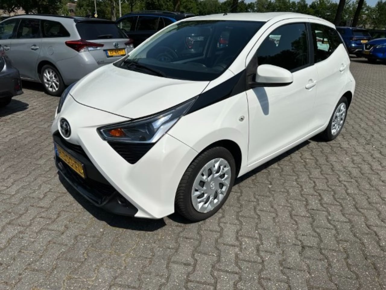 Toyota Aygo - 1.0 VVT-I X-PLAY  CAMERA.  NAVI. ALL.IN. - AutoWereld.nl