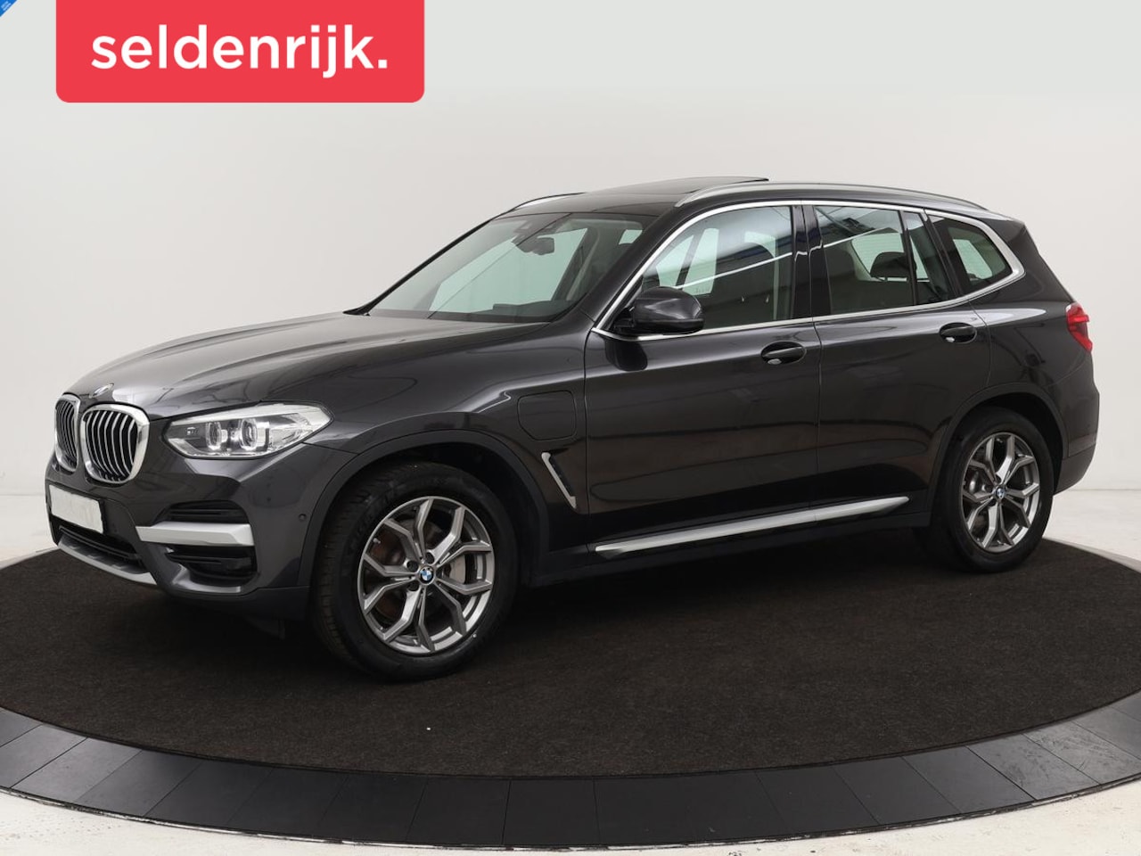 BMW X3 - xDrive30e High Executive | X Line | Panoramadak | Stoel & stuurverwarming | Carplay | Spor - AutoWereld.nl
