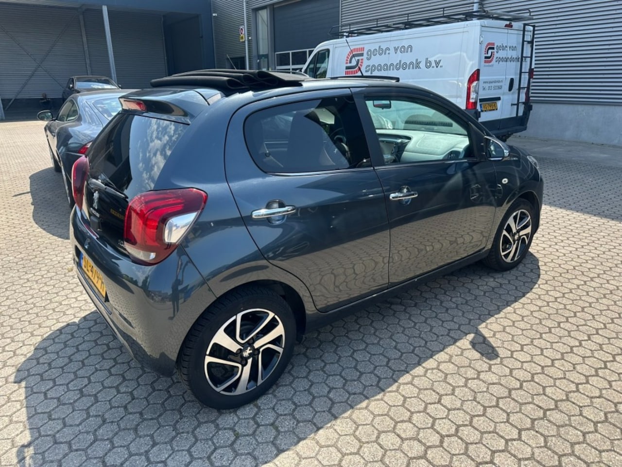 Peugeot 108 - Allure, Airco, 5 Drs, TOPDAK, Cabrio,NAP, 15 Inch,All season Banden - AutoWereld.nl