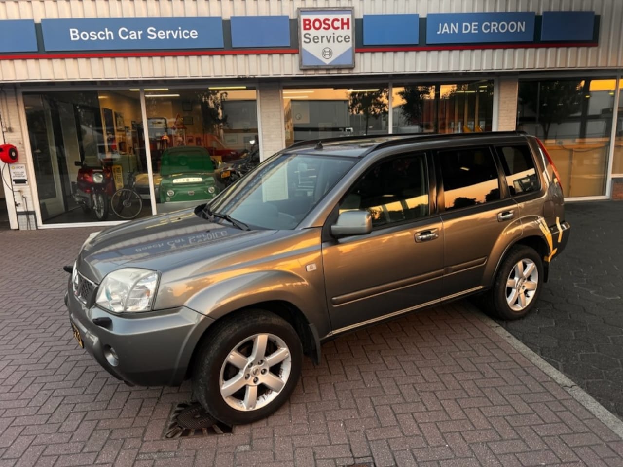 Nissan X-Trail - 2.2 DCI 4x4 Colombia Premium Airco / Trekhaak #SCHADE - AutoWereld.nl