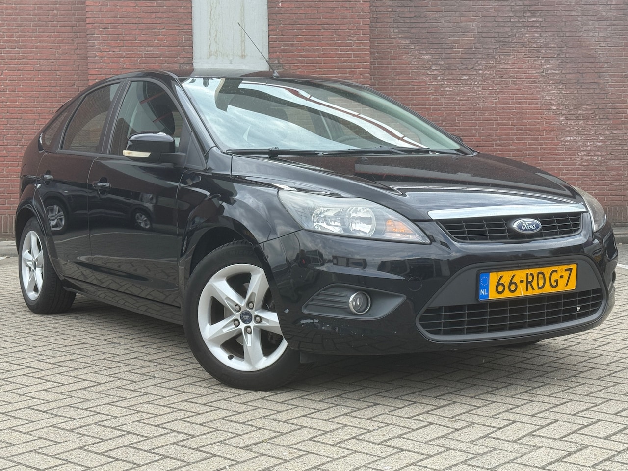 Ford Focus - 1.6 Comfort|5DRS|AIRCO|TREKHAAK|GOED-ONDERHOUDEN - AutoWereld.nl