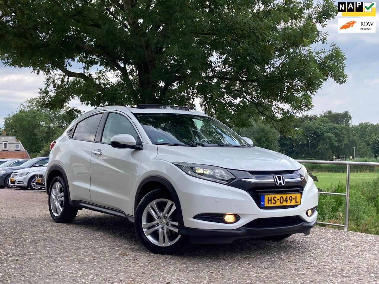 Honda HR-V - 1.5 i-VTEC Executive | Schuif/kantel dak + Automaat + Clima nu € 13.975,-!!! - AutoWereld.nl