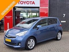 Toyota Verso S - 1.3 VVT-i DYNAMIC TREKHAAK CAMERA CLIMA PRIVACY-GLASS LM-VELGEN NAVIGATIE