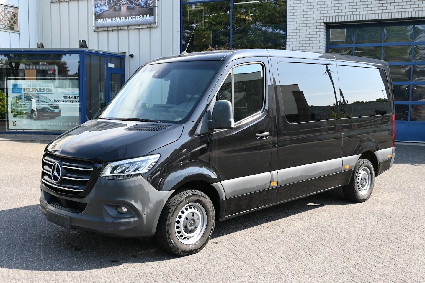 Mercedes-Benz Sprinter - 317 CDI L2H1 DC LED, Distronic, 10.25 MBUX met Navigatie en Camera - AutoWereld.nl