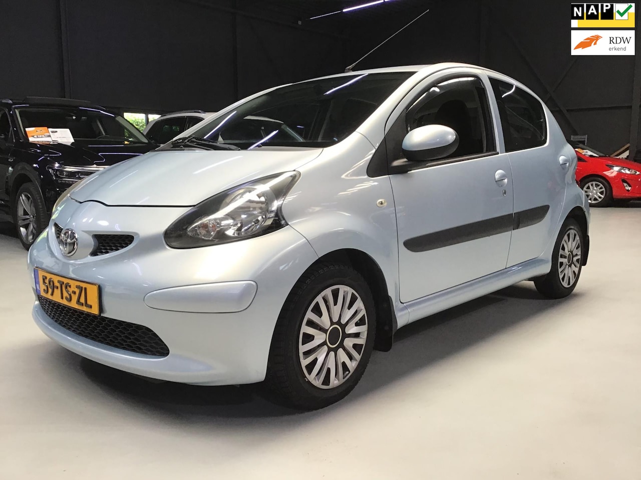 Toyota Aygo - 1.0-12V + I 5 Drs I Elec Ramen I Isofix I Toerenteller I Centr. deurvergr. I Stuurbekr.I B - AutoWereld.nl